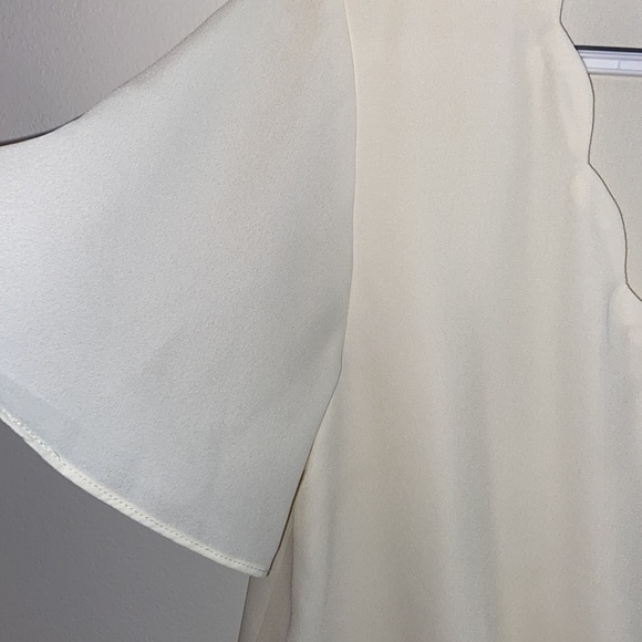 Evereve Allison Joy Scallop Neck Top, size S, EUC - Picture 4 of 6